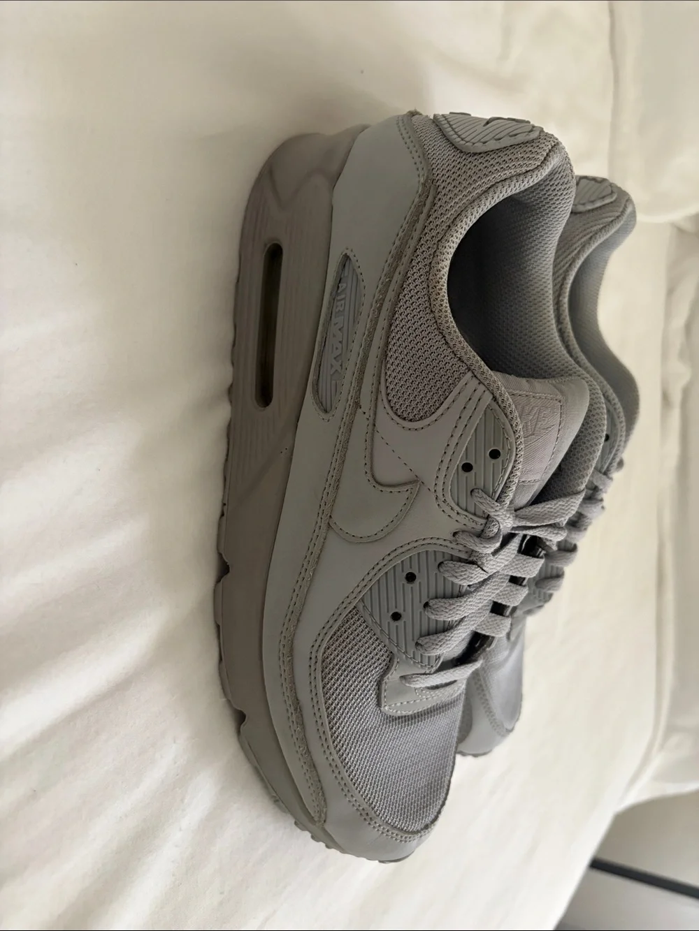 Nike Men's Light Gray Athletic Sneakers - Minimalist air max